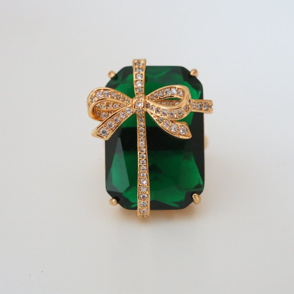 COPY - Kate Spade Pave Present Cocktail Ring BNWT